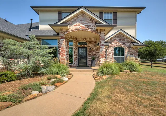 2nd image of 5901 E Mcmillin Dr, Tuttle, OK 73089 | MLS# 1243395