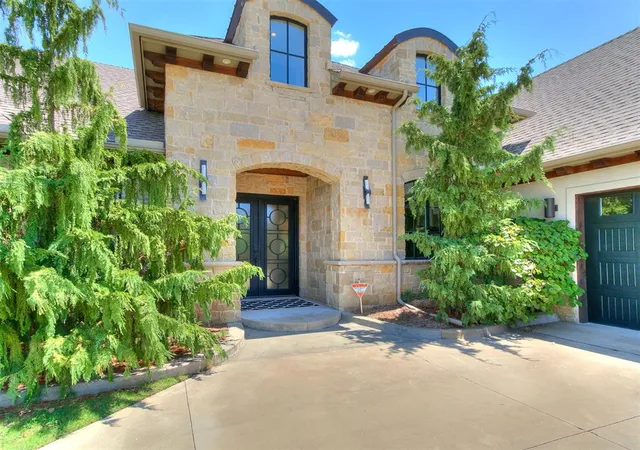 Photo 3 of Single family home for sale at 13500 Old Iron Rd, Edmond, OK 73013 | MLS# 1243425 | Listing updated on 2026-09-20