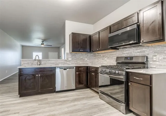 2nd image of 452 Fox Den Dr, Newcastle, OK 73065 | MLS# 1243434