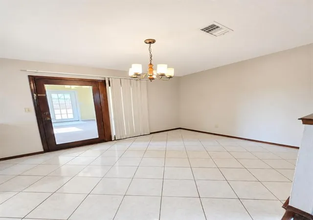 Photo 4 of Sale Pending at 1421 Savannah Cir, Altus, OK 73521 | MLS# 1243442 | Listing updated on 2026-08-24