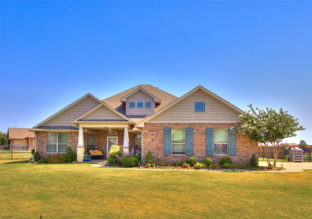 Photo 1 of Single family home for sale at 18455 Stagecoach Trl, Norman, OK 73072 | MLS# 1243457 | Listing updated on 2026-10-07