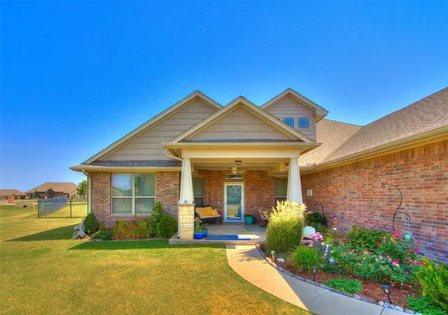 Photo 2 of Single family home for sale at 18455 Stagecoach Trl, Norman, OK 73072 | MLS# 1243457 | Listing updated on 2026-10-07