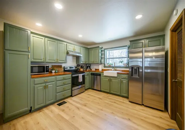 Photo 3 of Single family home for sale at 152 Mitchell Ln, Broken Bow, OK 74728 | MLS# 1243458 | Listing updated on 2026-08-09