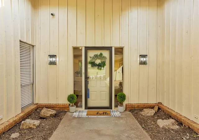 Photo 4 of Single family home for sale at 3021 Brookhollow Rd, Oklahoma City, OK 73120 | MLS# 1243461 | Listing updated on 2026-08-18