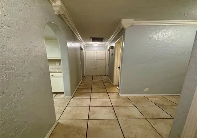 Listing Photo 4 - Condo for sale in building located at 11907 N Mustang Rd, Yukon, OK 73099