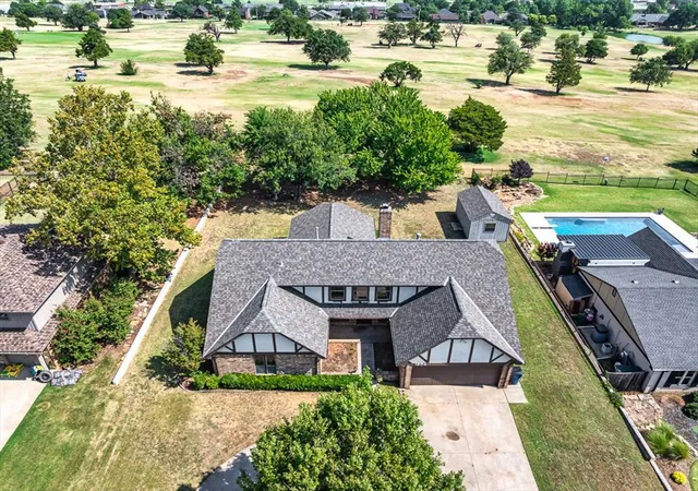 2nd image of 1804 Golf Course Dr, El Reno, OK 73036 | MLS# 1243490
