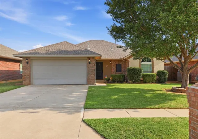Photo 1 of Single family home for sale at 604 Apple Tree Ln, Moore, OK 73160 | MLS# 1243491 | Listing updated on 2026-09-22