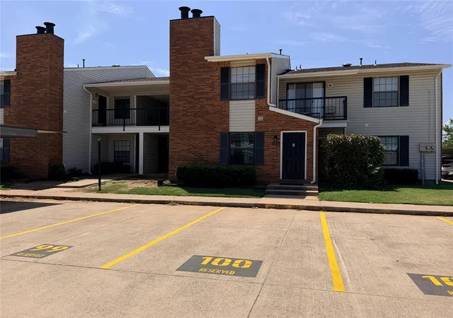 2nd image of 3000 Chautauqua Ave #151, Norman, OK 73072 | MLS# 1243509