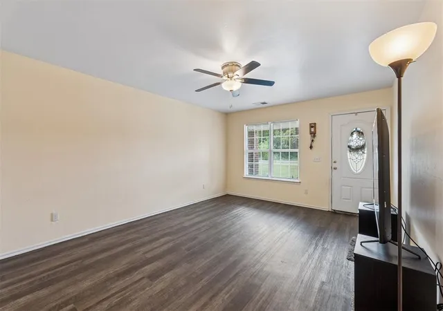 Photo 3 of Single family home for sale at 637 Sw 11th Street, Blanchard, OK 73010 | MLS# 1243512 | Listing updated on 2026-09-30