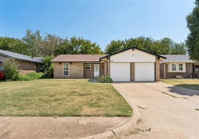 Photo 1 of Single family home for sale at 708 Willow Ridge Pl, Edmond, OK 73003 | MLS# 1243520 | Listing updated on 2026-09-18