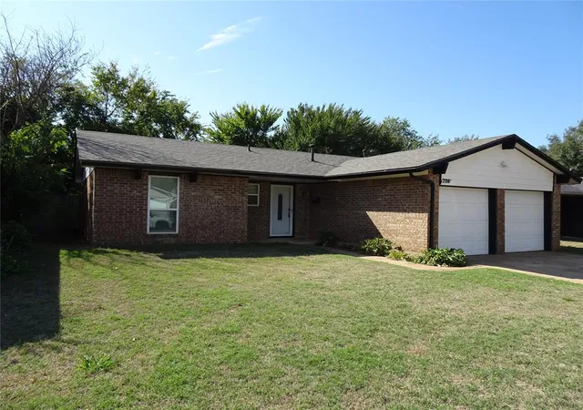 Photo 1 of Single family home for sale at 708 Willow Ridge Pl, Edmond, OK 73003 | MLS# 1243520 | Listing updated on 2026-10-23