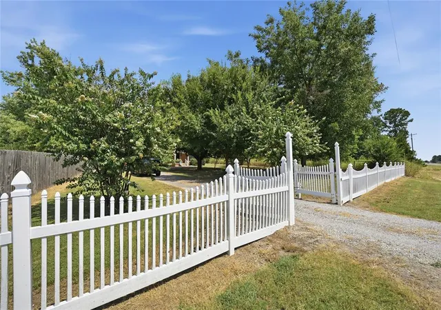 Photo 3 of Single family home for sale at 22683 Us Hwy 77, Pauls Valley, OK 73075 | MLS# 1243525 | Listing updated on 2026-10-05