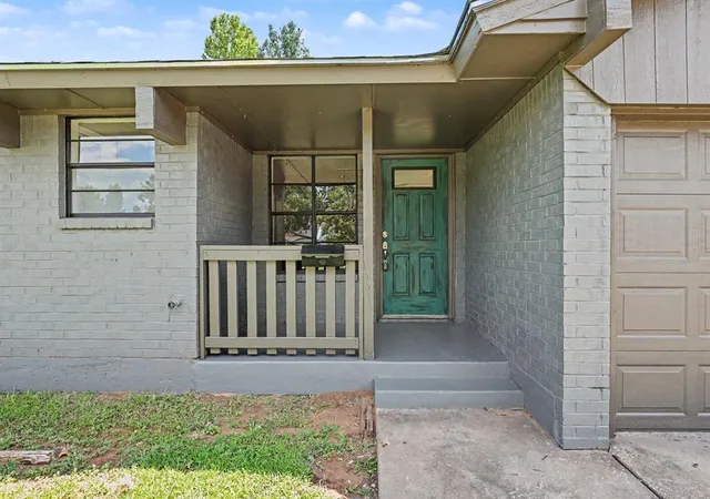 2nd image of 3416 Hillside Dr, Oklahoma City, OK 73115 | MLS# 1243526