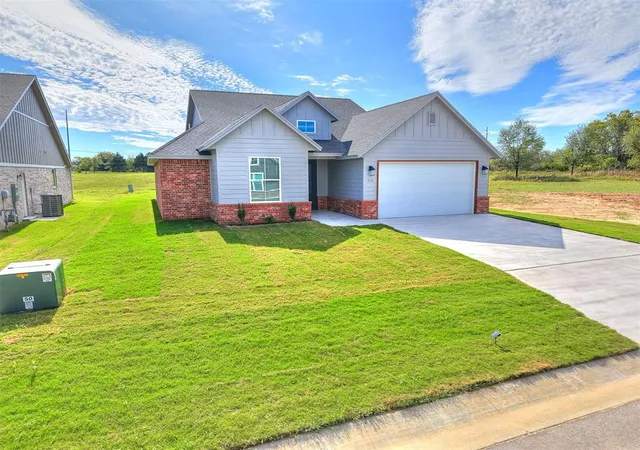 Photo 1 of Single family home for sale at 505 Blue Bird Ln, Shawnee, OK 74804 | MLS# 1243537 | Listing updated on 2026-10-28