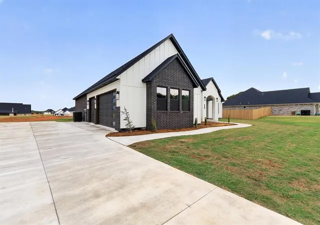 2nd image of 2447 Wolf Creek Bend, Blanchard, OK 73010 | MLS# 1243542