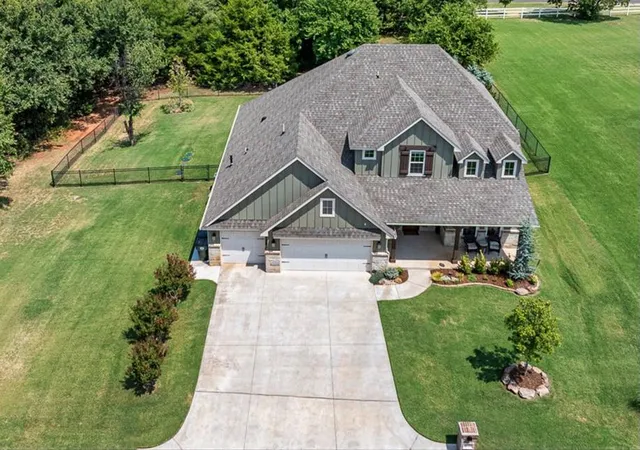 Photo 4 of Single family home for sale at 14584 Fox Lair Ln, Edmond, OK 73025 | MLS# 1243550 | Listing updated on 2026-08-11