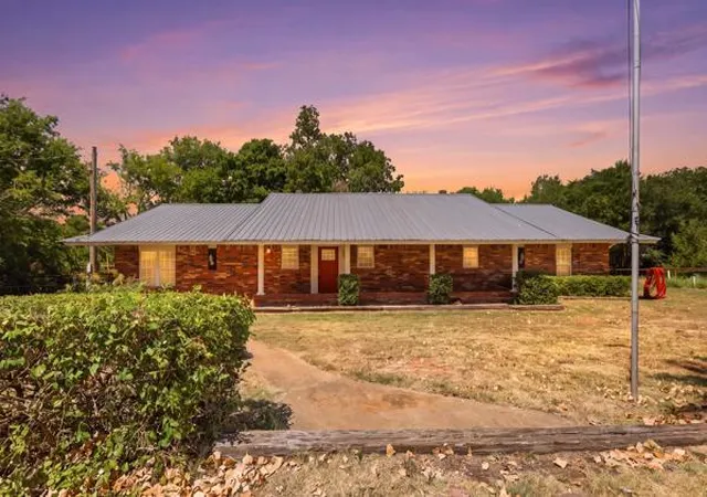 1st image of 16901 240th St, Washington, OK 73093 | MLS# 1243566
