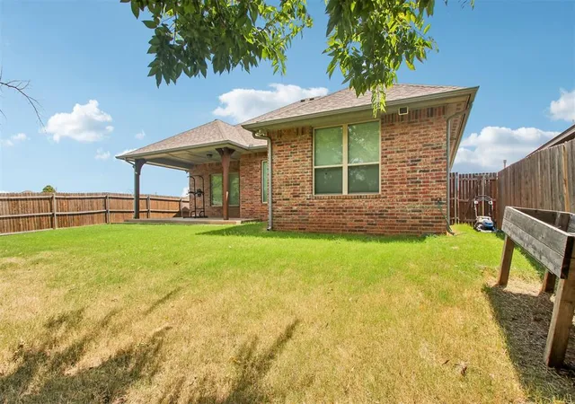 Photo 28 of Sale Pending at 1302 Pebble Pond Dr, Norman, OK 73071 | MLS# 1243576 | Listing updated on 2026-08-20