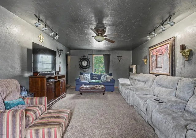 2nd image of 909 E Park St, Tecumseh, OK 74873 | MLS# 1243598