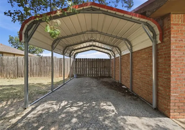 Photo 2 of Sale Pending at 3300 N Park Ln, Altus, OK 73521 | MLS# 1243601 | Listing updated on 2026-08-17
