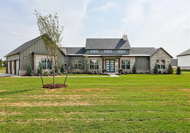Photo 1 of Single family home for sale at 13254 Lost Crk Blvd, Edmond, OK 73034 | MLS# 1243604 | Listing updated on 2026-10-19