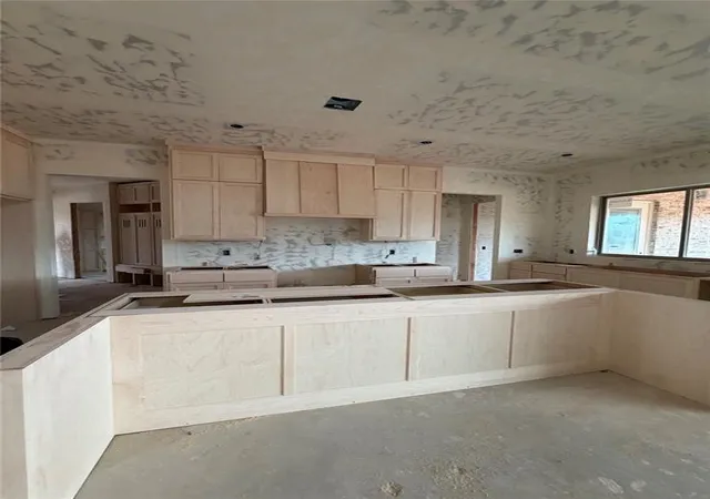 Photo 4 of Single family home for sale at 13254 Lost Crk Blvd, Edmond, OK 73034 | MLS# 1243604 | Listing updated on 2026-09-20