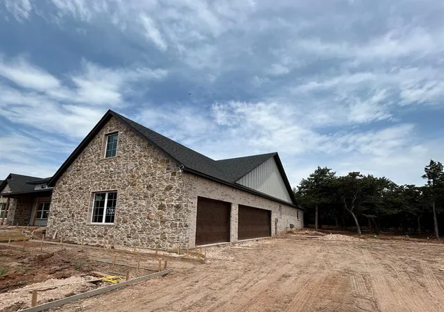 3rd image of 13225 Lost Creek Trl, Edmond, OK 73034 | MLS# 1243606