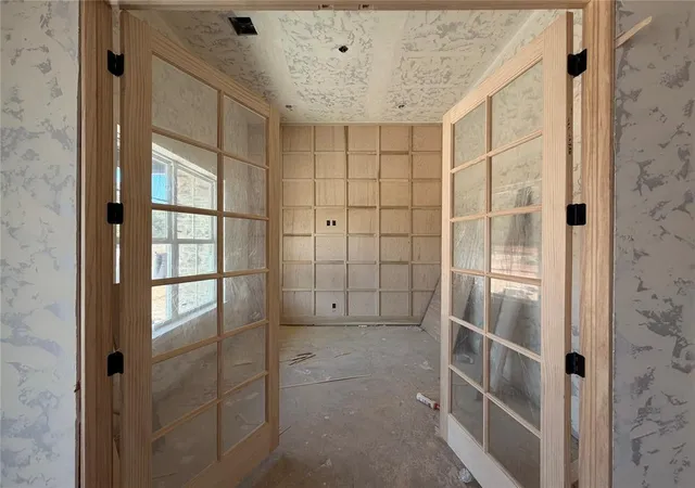 Photo 4 of Single family home for sale at 13225 Lost Crk Trl, Edmond, OK 73034 | MLS# 1243606 | Listing updated on 2026-09-19