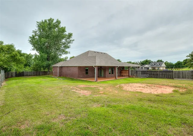32nd image of 10000 Eagle Pt, Newalla, OK 74857 | MLS# 1243635