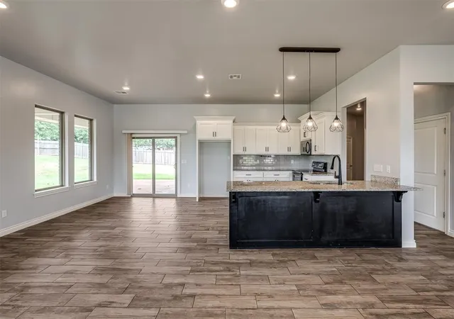 Photo 4 of Single family home for sale at 10000 Eagle Point, Newalla, OK 74857 | MLS# 1243635 | Listing updated on 2026-08-10