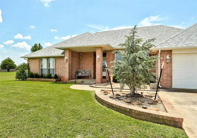 2nd image of 3112 Pelican Wy, Blanchard, OK 73010 | MLS# 1243638