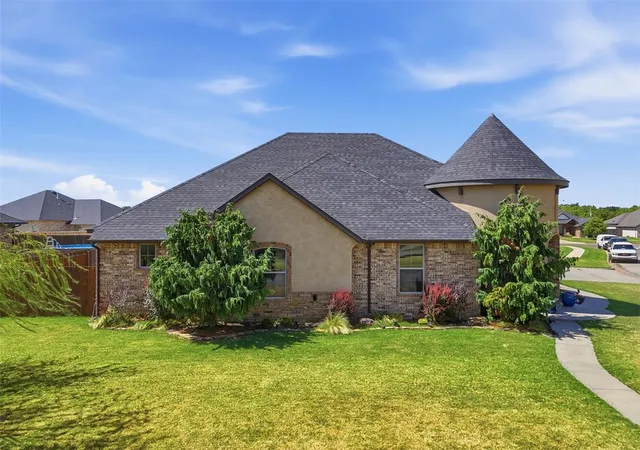 Photo 3 of Single family home for sale at 1121 NW 17th Street, Newcastle, OK 73065 | MLS# 1243639 | Listing updated on 2026-09-19