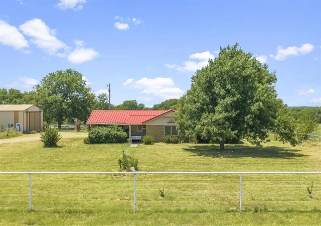 Photo 5 of Single family home for sale at 11584 N County Rd 3340, Stratford, OK 74872 | MLS# 1243640 | Listing updated on 2026-08-20