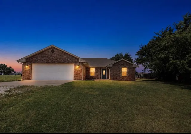 Photo 1 of Single family home for sale at 2755 S County Line Ave, Blanchard, OK 73010 | MLS# 1243649 | Listing updated on 2026-09-30