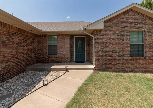 Photo 3 of Single family home for sale at 2755 S County Line Ave, Blanchard, OK 73010 | MLS# 1243649 | Listing updated on 2026-09-30