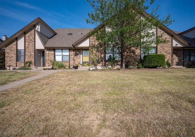 1st image of 311 Glen Dr, Yukon, OK 73099 | MLS# 1243655