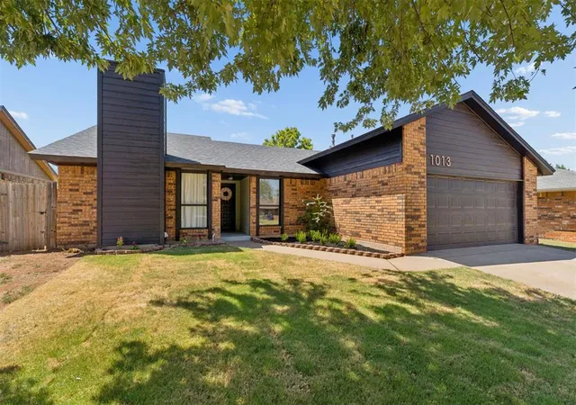 2nd image of 1013 N Crystal Wy, Mustang, OK 73064 | MLS# 1243667