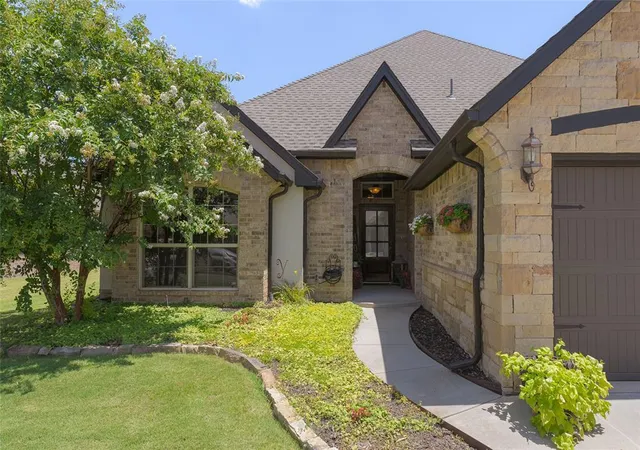 Photo 3 of Single family home for sale at 17500 Murcielago Ct, Oklahoma City, OK 73170 | MLS# 1243675 | Listing updated on 2026-10-02