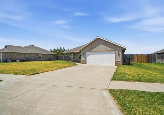 Photo 2 of Single family home for sale at 1513 Avalon Dr, Altus, OK 73521 | MLS# 1243708 | Listing updated on 2026-08-11