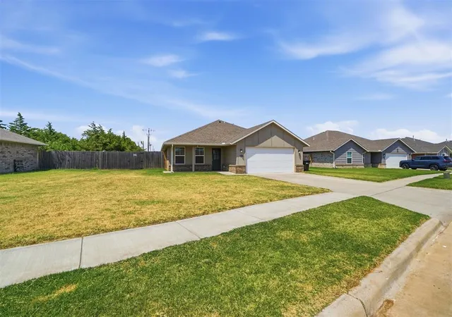 Photo 3 of Single family home for sale at 1513 Avalon Dr, Altus, OK 73521 | MLS# 1243708 | Listing updated on 2026-08-11