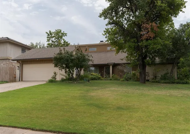 Photo 2 of Single family home for sale at 412 Timber Ridge Rd, Edmond, OK 73034 | MLS# 1243739 | Listing updated on 2026-10-09