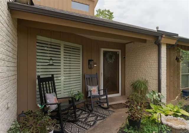Photo 3 of Single family home for sale at 412 Timber Ridge Rd, Edmond, OK 73034 | MLS# 1243739 | Listing updated on 2026-10-09