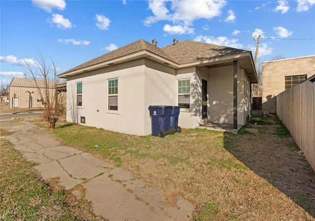 2nd image of 1326 Nw 6th St #1326 and 1328, Oklahoma City, OK 73106 | MLS# 1243745