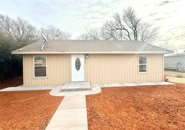 1st image of 526 S Howard Ave, Elk City, OK 73644 | MLS# 1243751