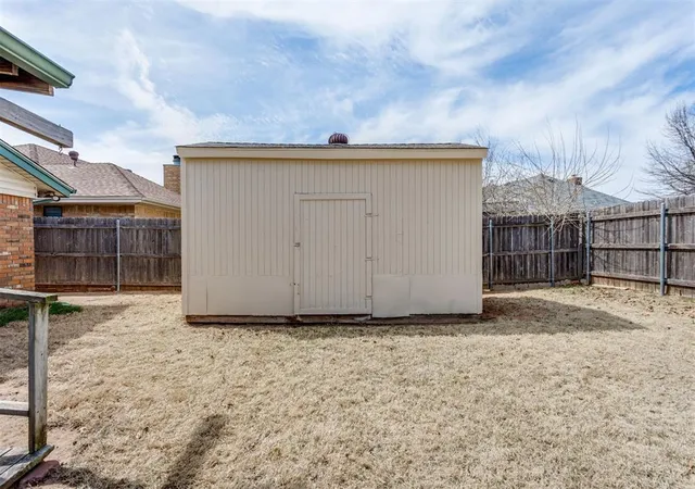 44th image of 113 E Snowmass Dr, Yukon, OK 73099 | MLS# 1243761