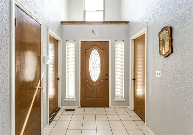 Photo 4 of Single family home for sale at 113 E Snowmass Dr, Yukon, OK 73099 | MLS# 1243761 | Listing updated on 2026-09-02