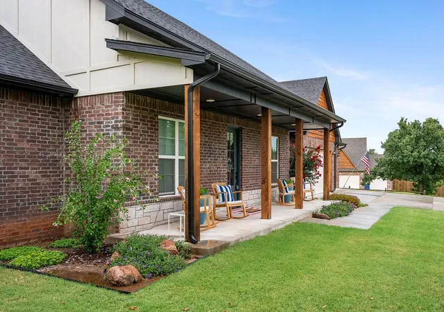 Photo 3 of Sale Pending at 2405 Gina Ct, Guthrie, OK 73044 | MLS# 1243765 | Listing updated on 2026-09-30