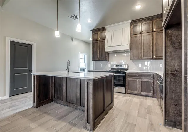 Photo 3 of Single family home for sale at 11913 Nw 118th Street, Yukon, OK 73099 | MLS# 1243777 | Listing updated on 2026-09-23