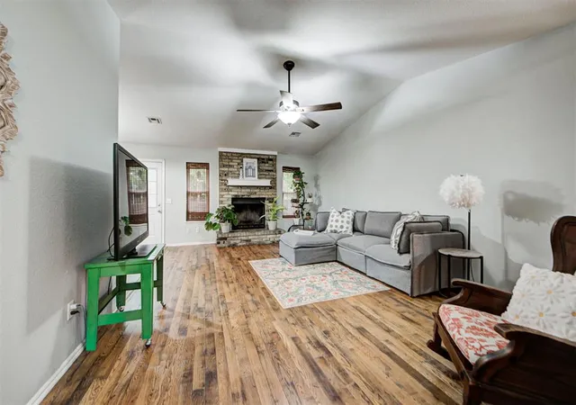 Photo 4 of Sale Pending at 1665 NE 6th Street, Moore, OK 73160 | MLS# 1243789 | Listing updated on 2026-10-06