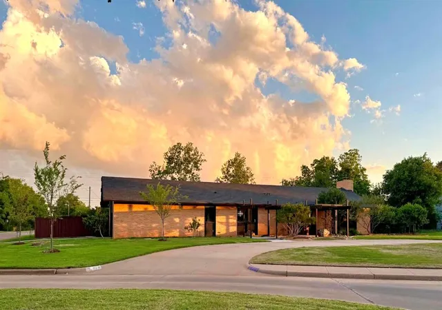 Photo 1 of Single family home for sale at 320 Paseo De Vida St, Altus, OK 73521 | MLS# 1243795 | Listing updated on 2026-08-11